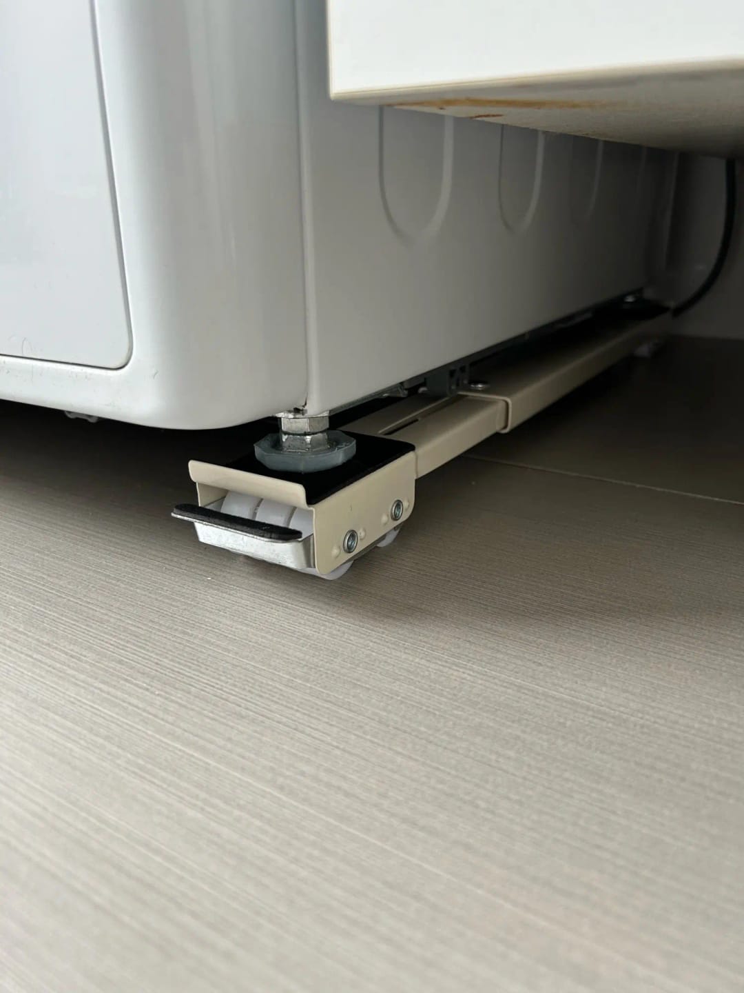 Effortlessly Move Heavy Furniture with the Easy Tool Furniture Mover: Your Moving Day Miracle