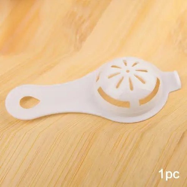 Efficiently Separate Egg Whites and Yolk