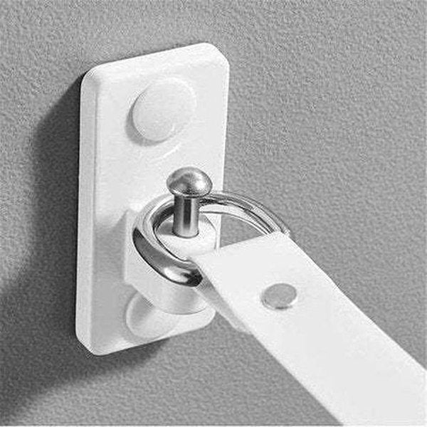 Extendable indoor clothesline with holes