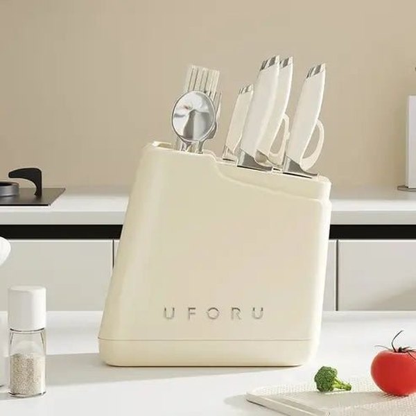 Integrated Knife and Chopstick Holder