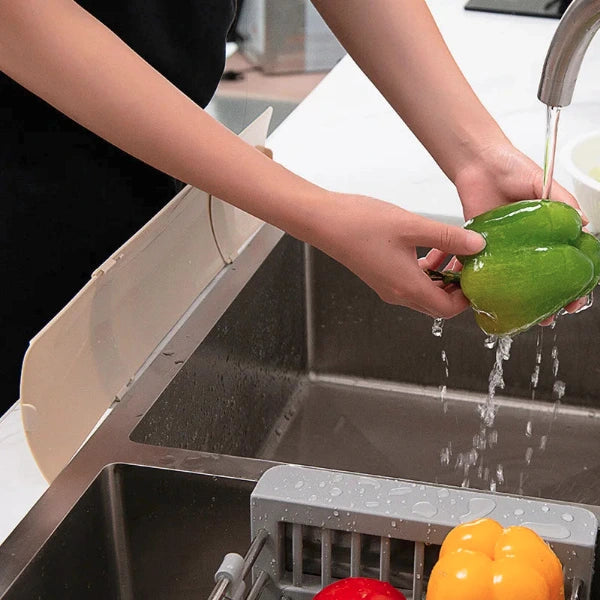 Kitchen Sink Baffle Washing Vegetable Fruit Protector Suction Cup