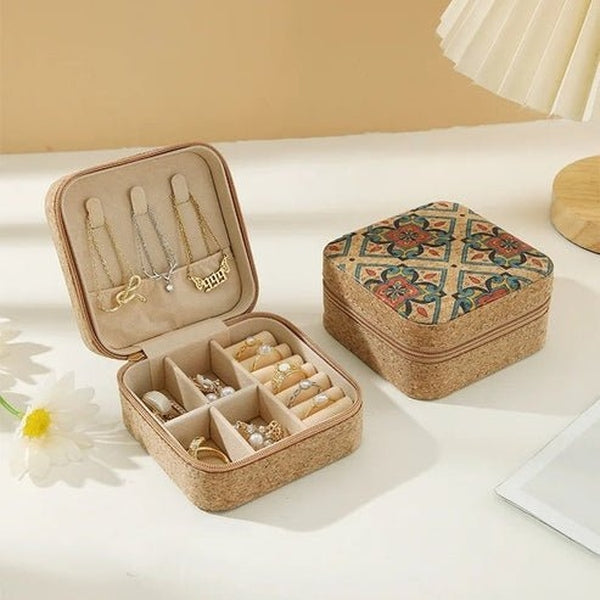 Keep your jewelry organized and protected on the go with this pack of 2 stylish travel jewelry boxes. Perfect for gifting and everyday use, these boxes are compact.