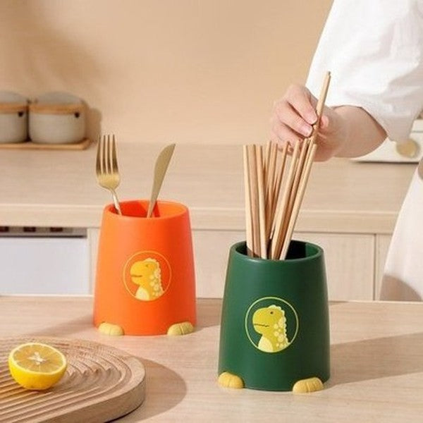 The Cartoon Dinosaur Knife Rack is the perfect addition to any kitchen. This cleverly designed knife rack has 5 slots to hold knives. Type: Knife Blocks & Holders