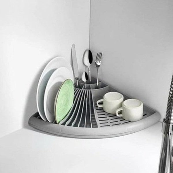 This Multi-Purpose 3 In 1 Dish Drying Rack by GIOIO is an ideal TABLEWARE storage solution for any kitchen. Crafted from PP and designed with a Triangle Spoon