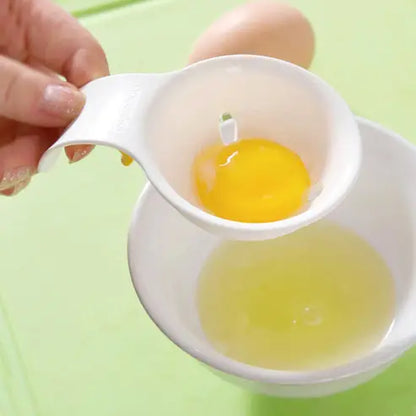 Efficiently Separate Egg Whites and Yolk