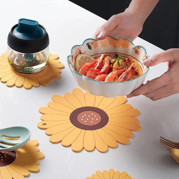 PVC Sunflower Hot Pot Holder – Anti-Slip Heat-Resistant Kitchen Mat