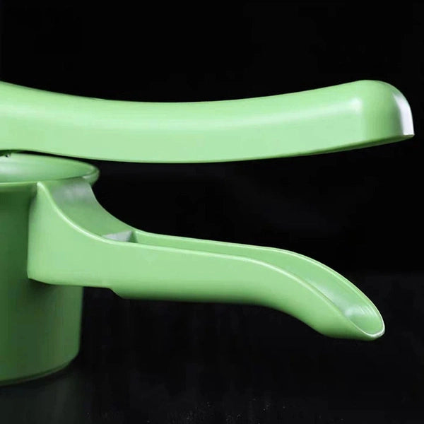 Vegetable Stuffing Squeezer – Handheld Plastic Fruit Press