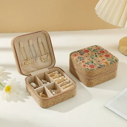 Keep your jewelry organized and protected on the go with this pack of 2 stylish travel jewelry boxes. Perfect for gifting and everyday use, these boxes are compact.