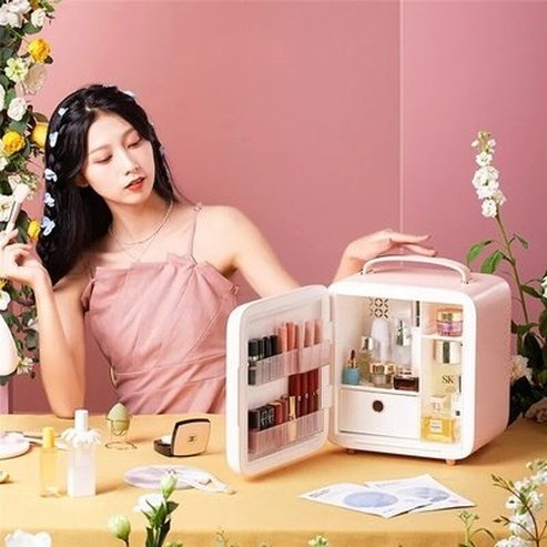 GEVILAN Mini Beauty Products Storage Refrigerator