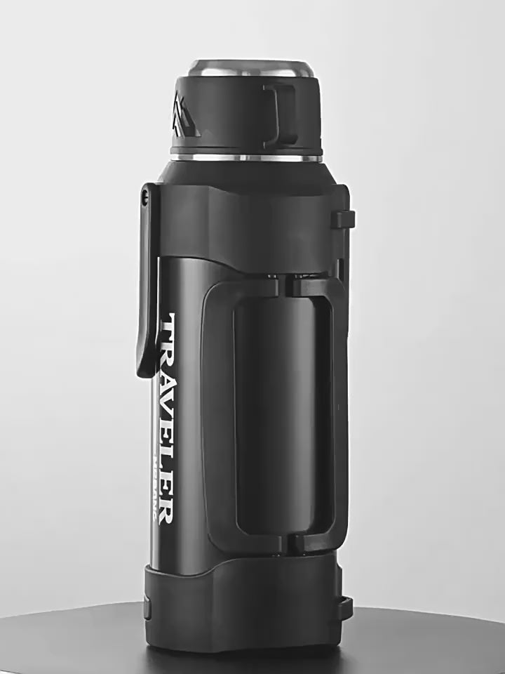 High capacity outdoor hydration bottle with durable insulated construction
